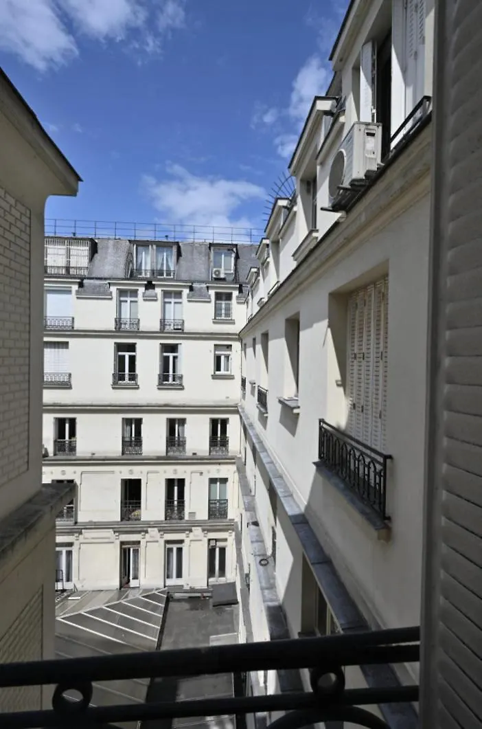 Apartment Stylish Studio - Champs-Elysees - Perfect Paris Stay France
